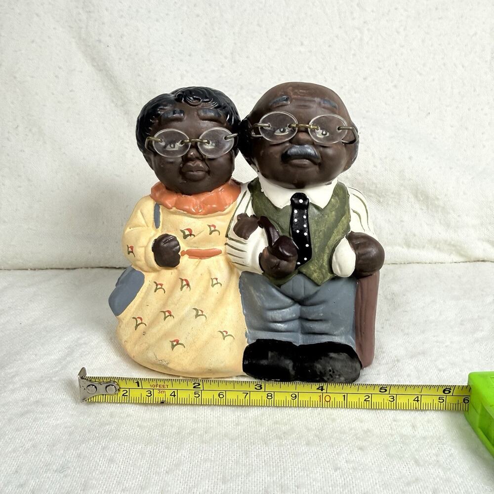 Vintage Ceramic Ebony African American Folk Art Couple Figurine 5" x 5" - Picture 3 of 6